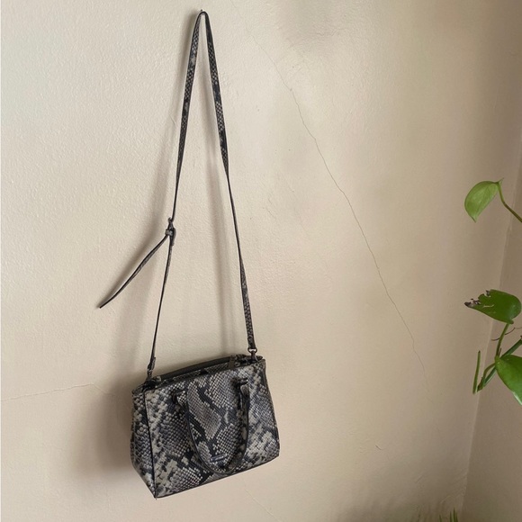 Snake print Handbag/Crossbody - Picture 2 of 7